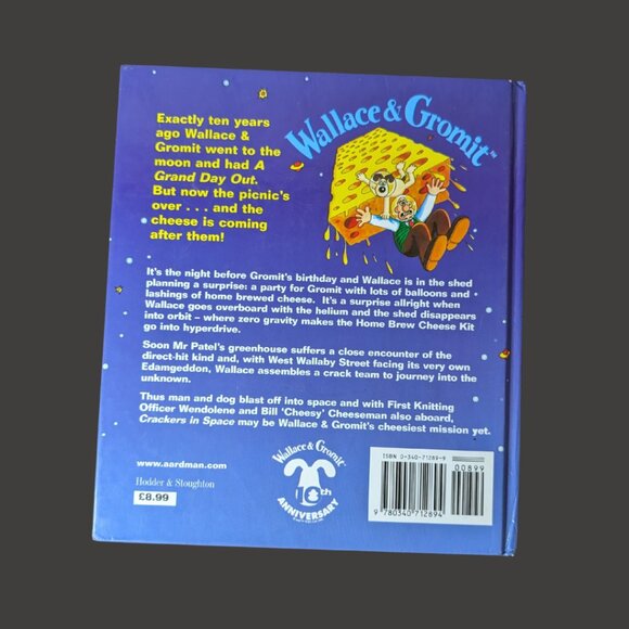 2 for $20 Wallace & Gromit Crackers in Space Vintage Hardcover Comic - Picture 4 of 4